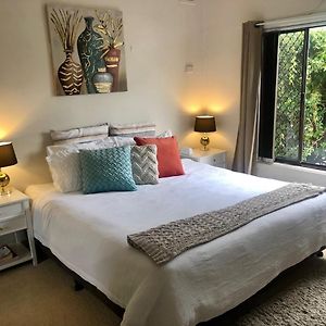 Hotel Style Monterey Guest Studio Near Hospitals, Beach And Airport